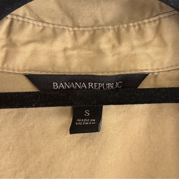 Banana Republic Poplin Knee Length Shirt Dress in Khaki,
Size Small - Picture 5 of 9